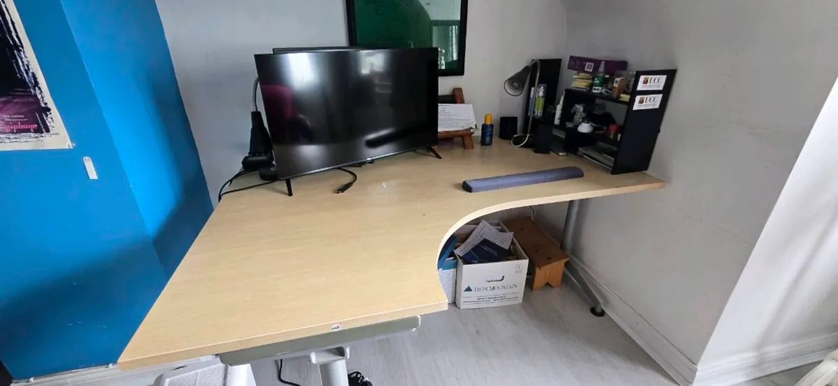 Office desk - Image 4