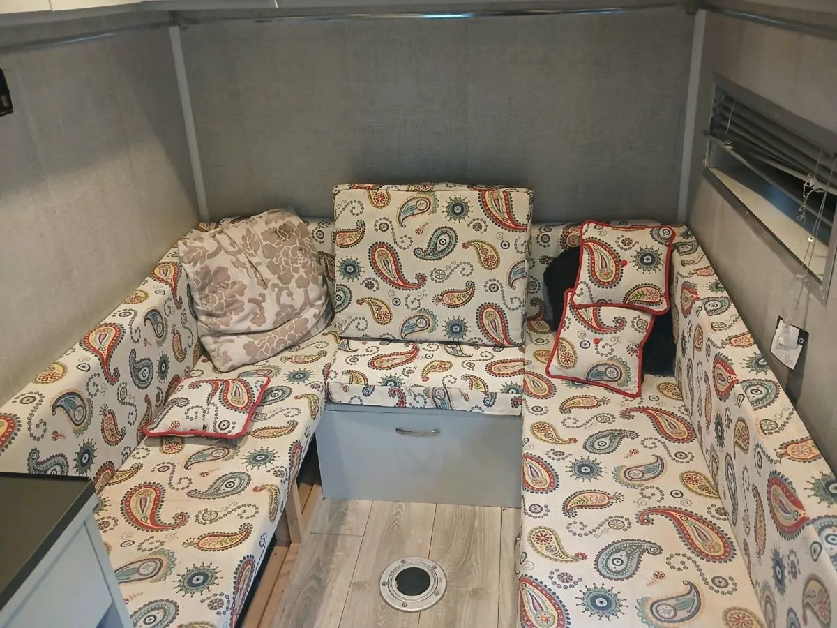 07 Renault.camper.  Hi Roof.  Camper on Book - Image 4