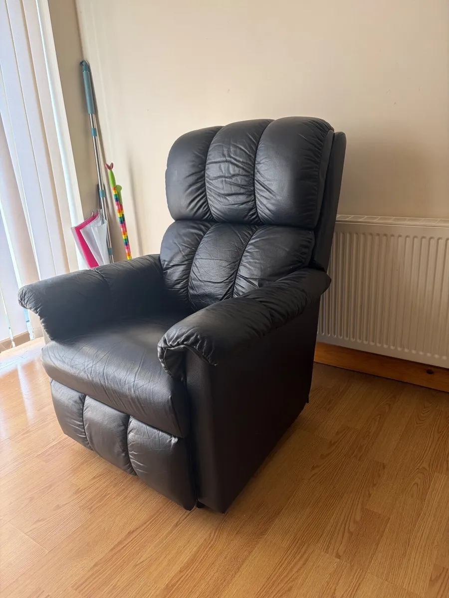 Black Leather Recliner Chair - Image 1
