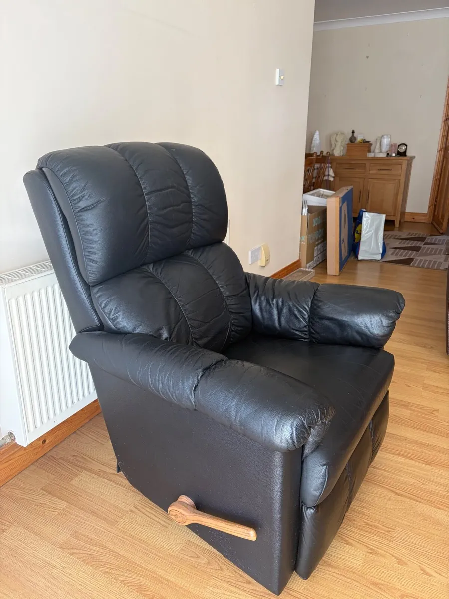 Black Leather Recliner Chair - Image 3