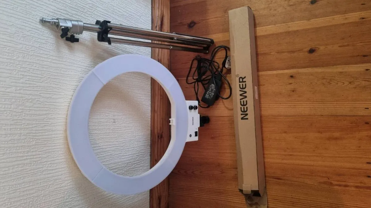 Neewer Ring Light and Stand - Image 2