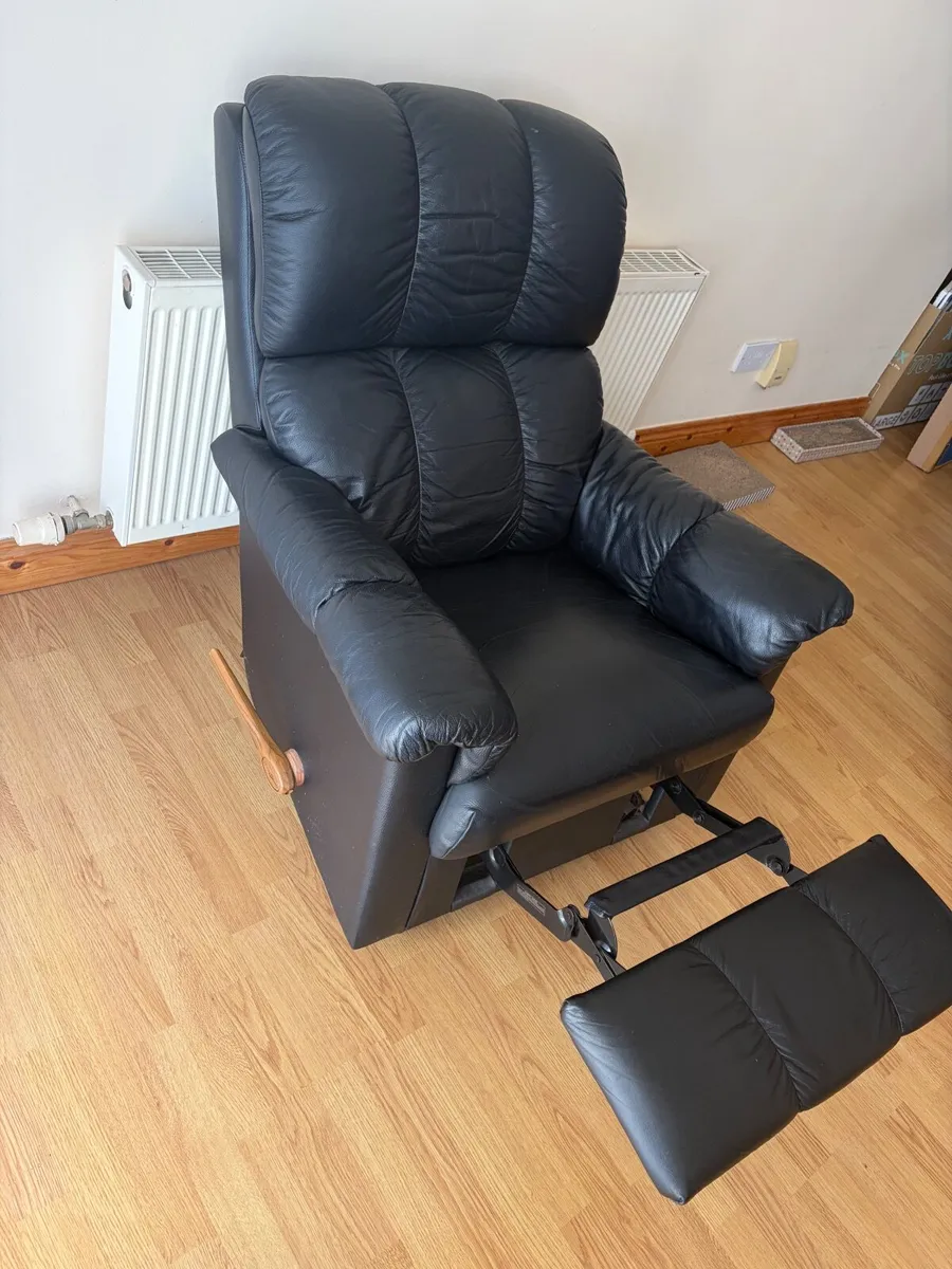 Black Leather Recliner Chair - Image 4