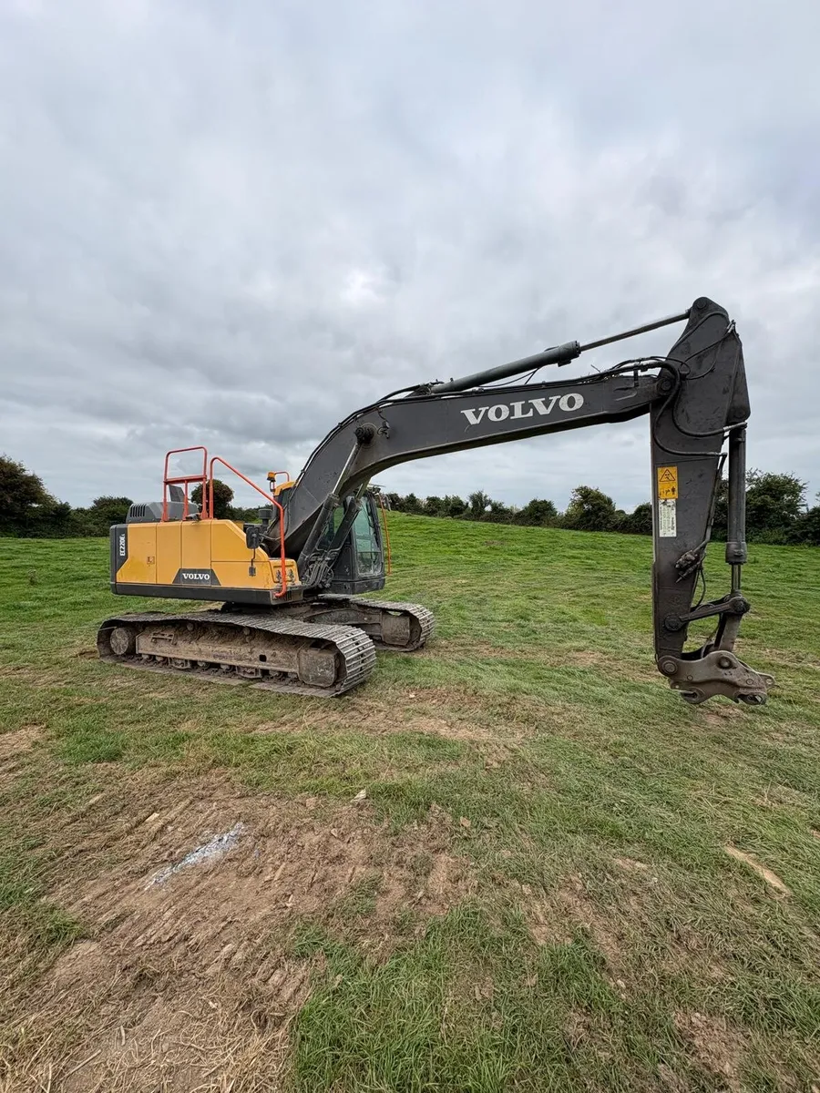 Volvo EC220 EL - Image 2