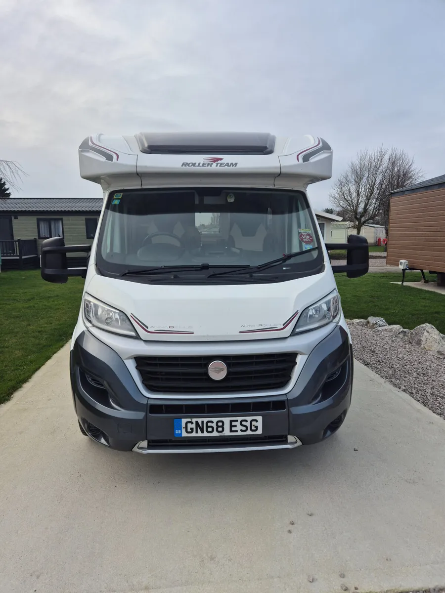 2018  6 Berth  Auto Roller   747 - Image 2