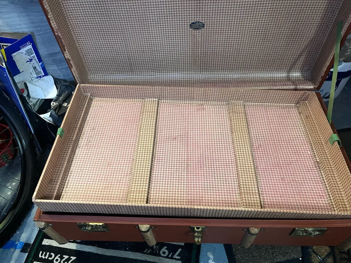 Vintage Travel chest - Image 2