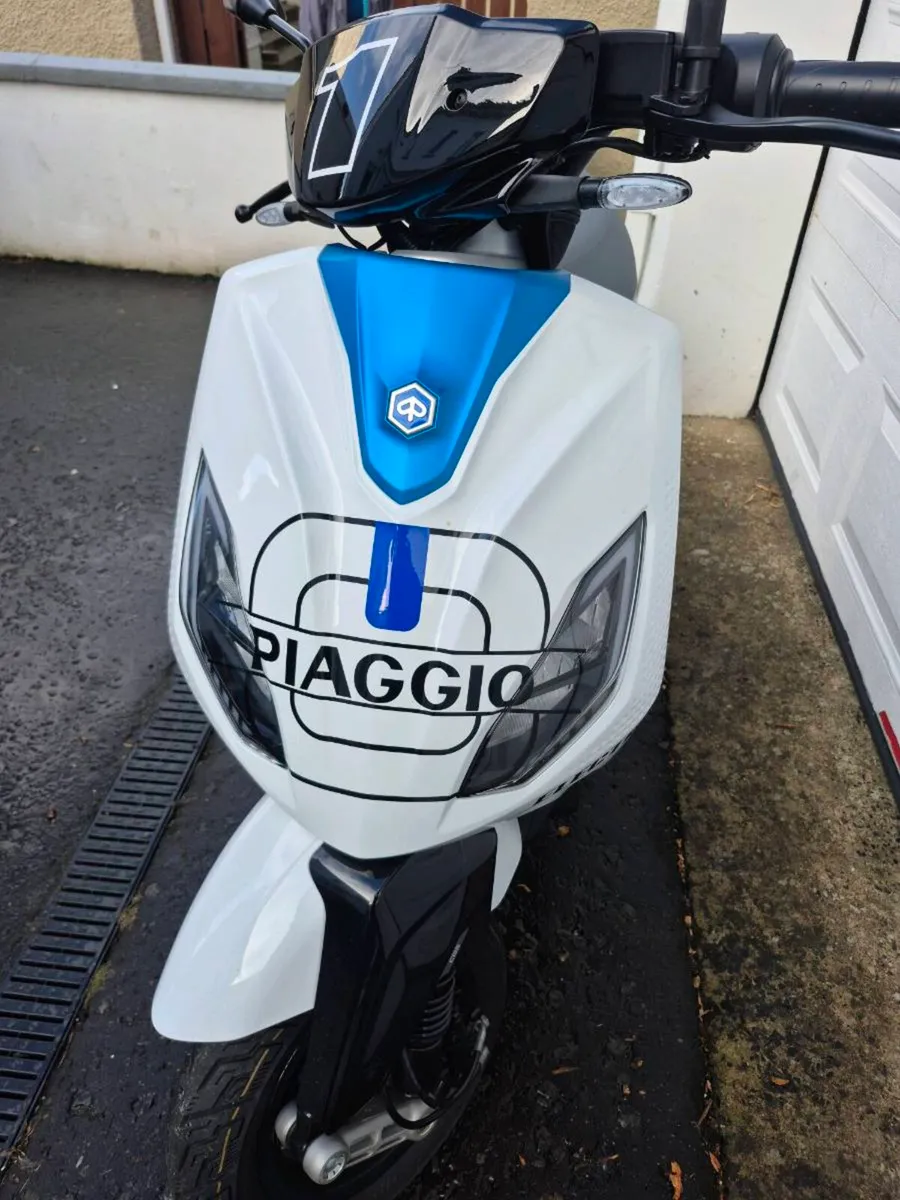 Piaggio Scooter Active One ELECTRIC - Image 3