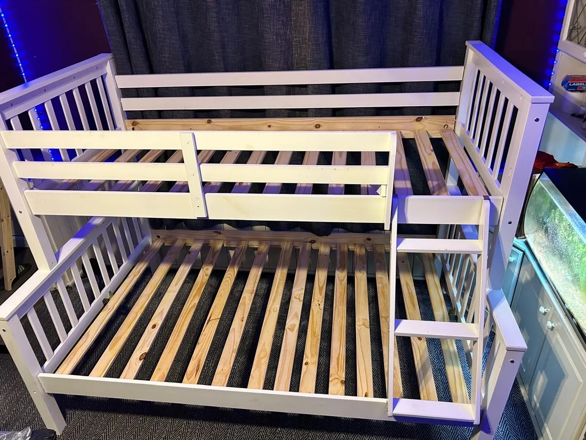 Triple bunk bed frame - Image 1