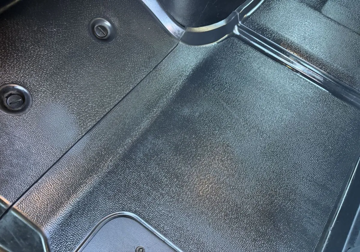 2022 Mercedes-Benz Sprinter Curtainsider Van - Image 4