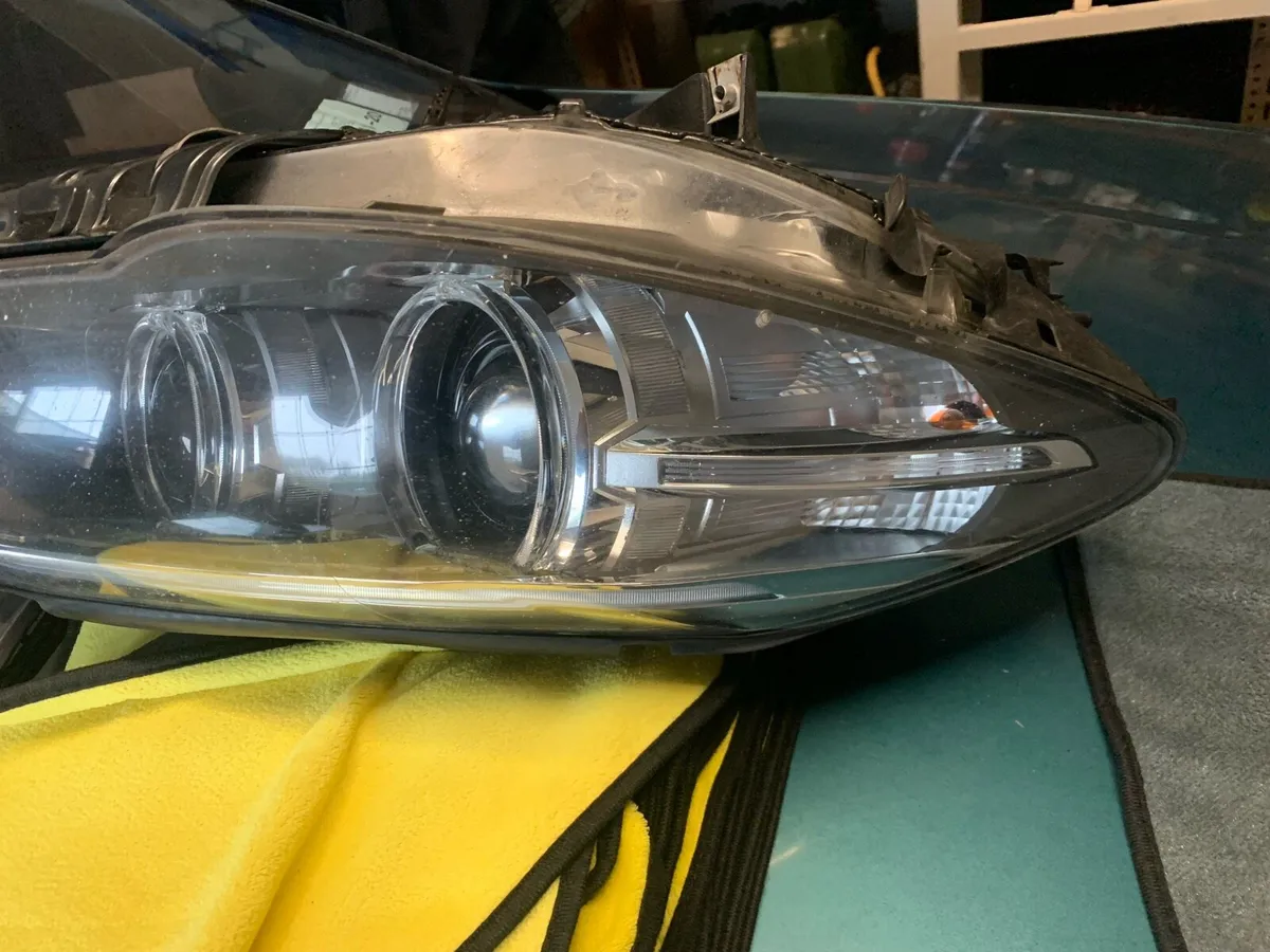 Bmw 520d F10 Xenon headlights for repair - Image 4