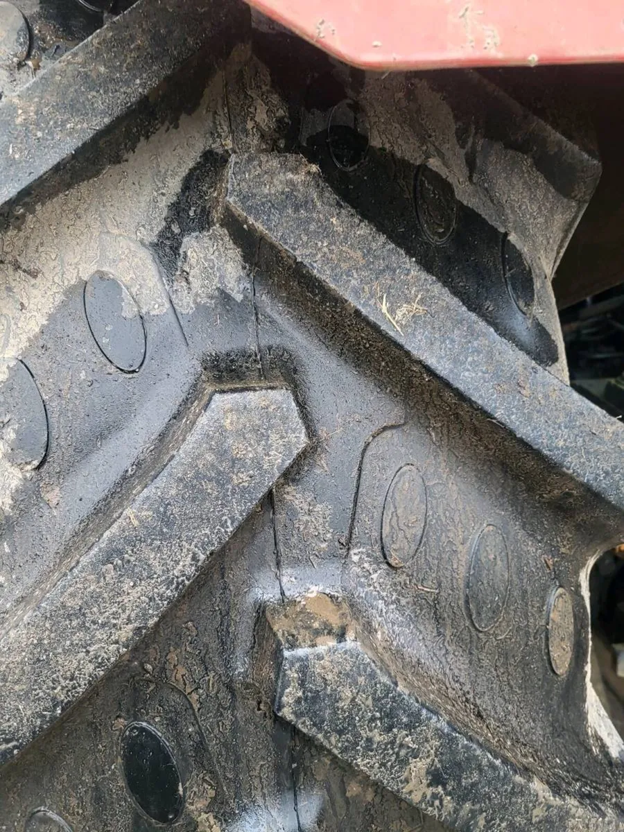 BKT 520/70/38 - Image 2