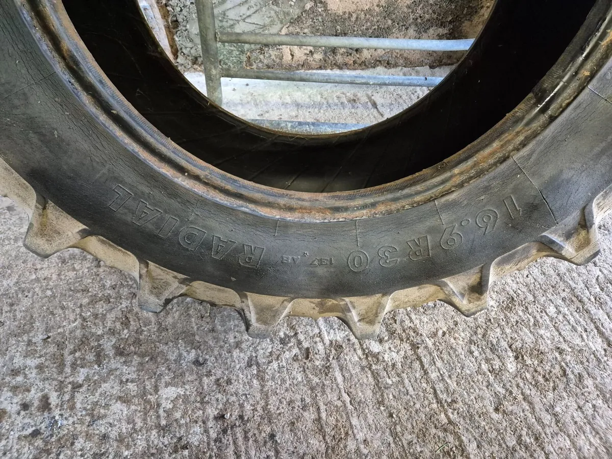 Tractor  tyres size 16. 9  R 30 - Image 4