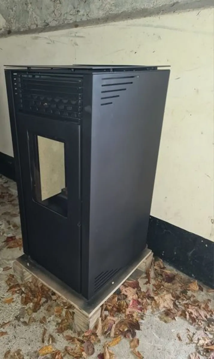 Brand new 10kw  pellet stove - Image 1