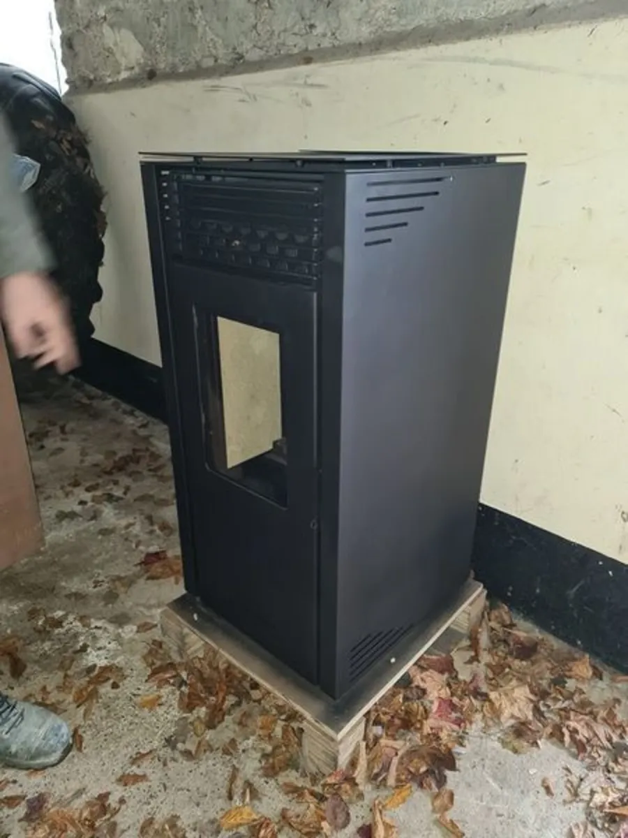 Brand new 10kw  pellet stove - Image 2