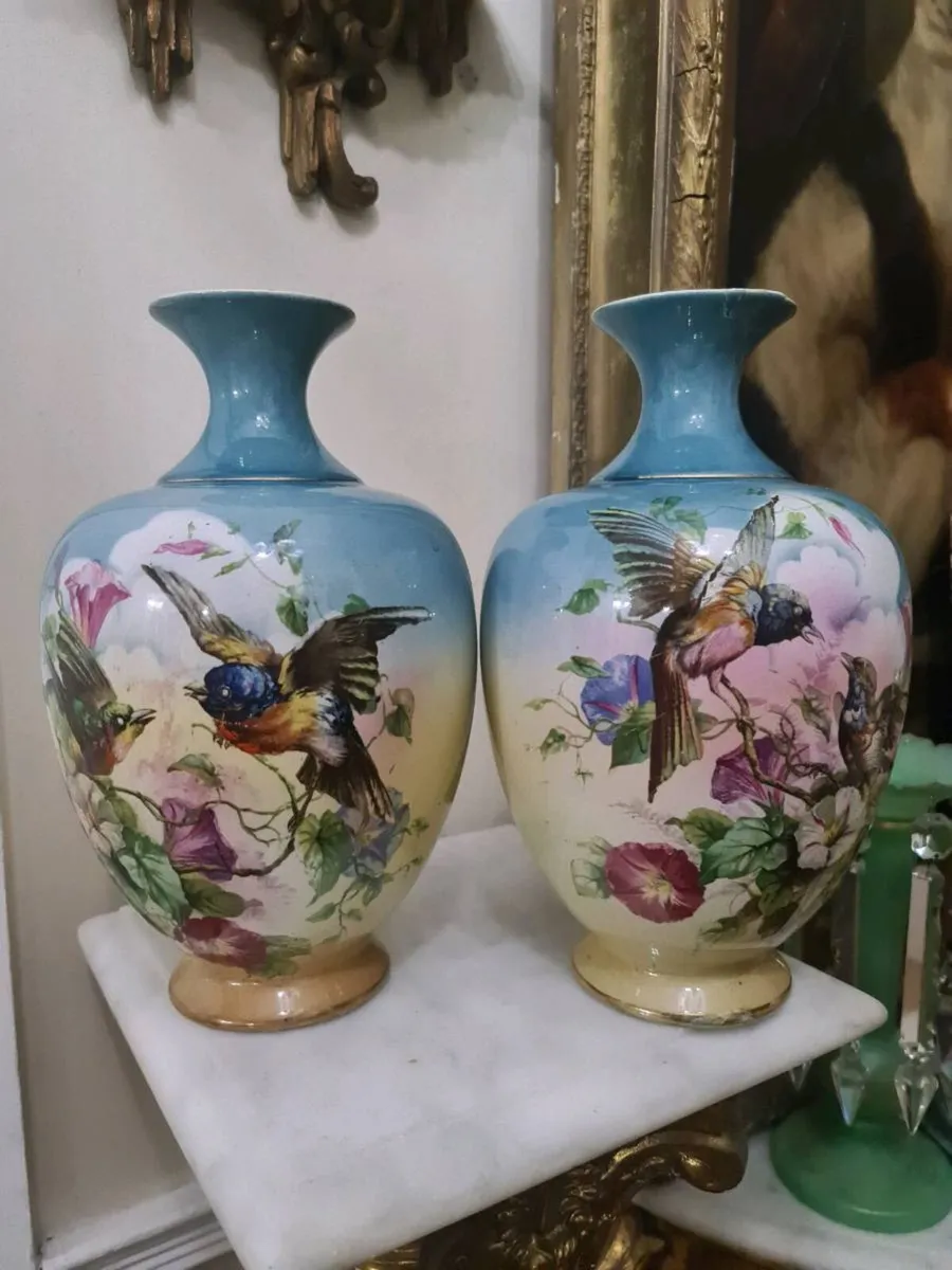 Antique vases POSTAGE AVAILABLE - Image 4
