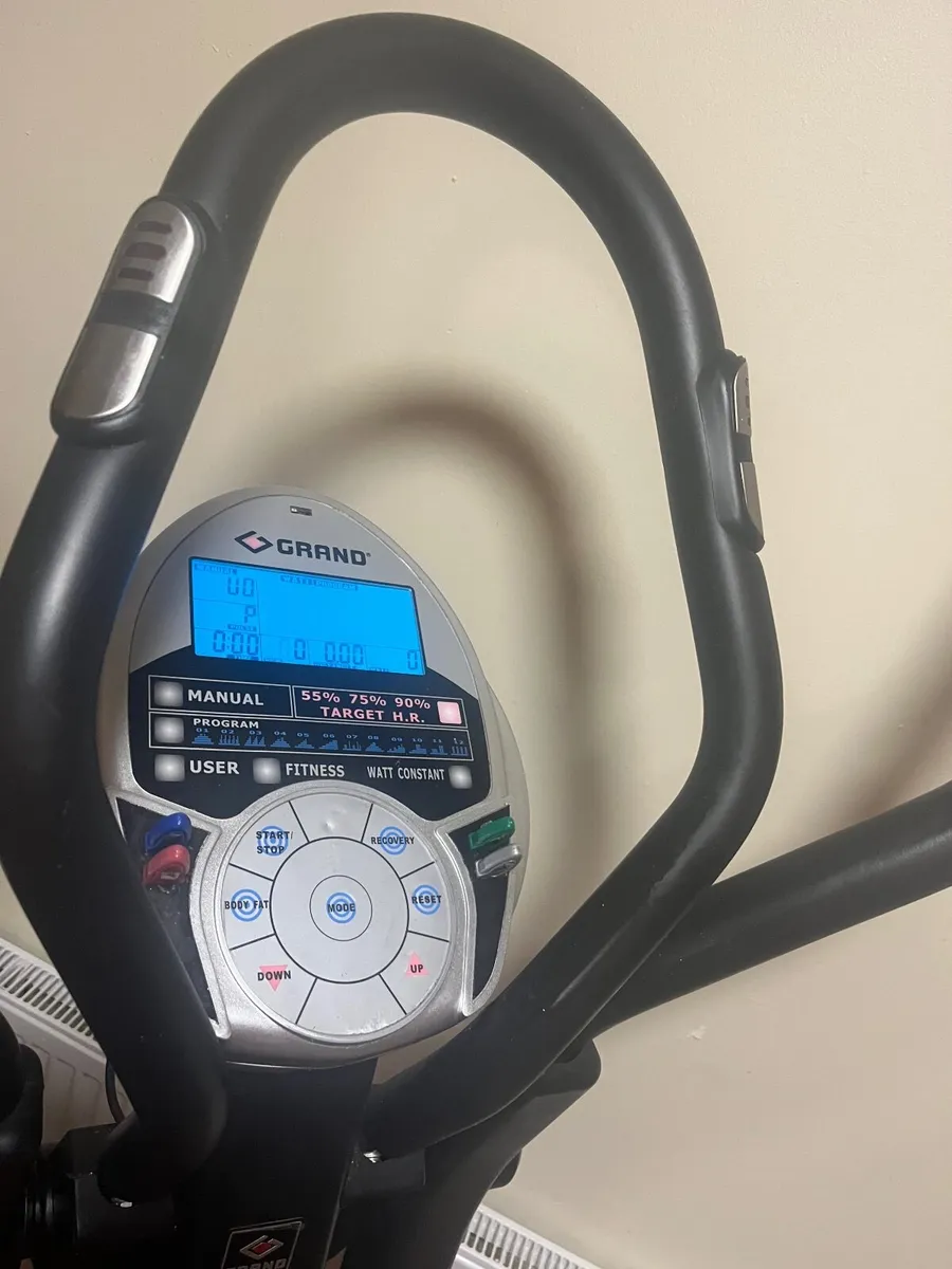 Cross Trainer - Image 3