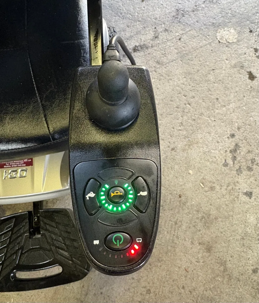 Wheelchair - Image 4