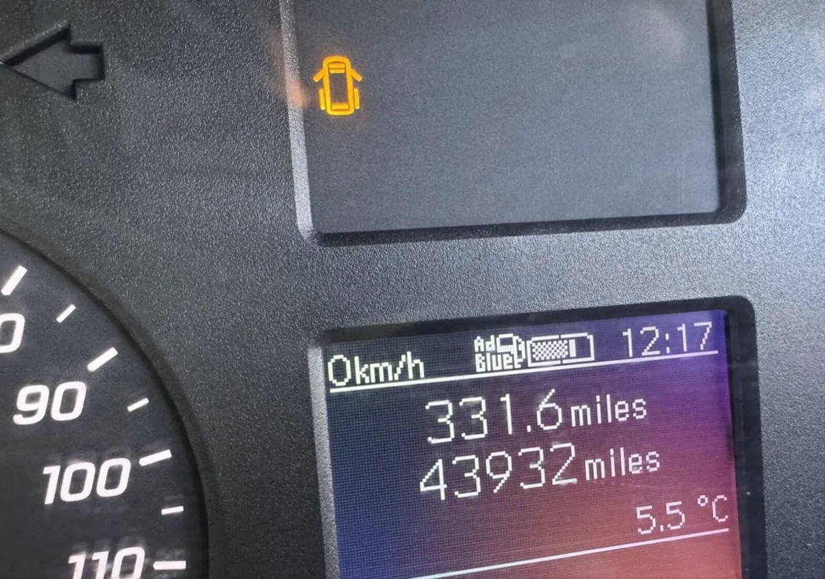 2020 Mercedes-Benz Sprinter Luton Box Van - Image 4