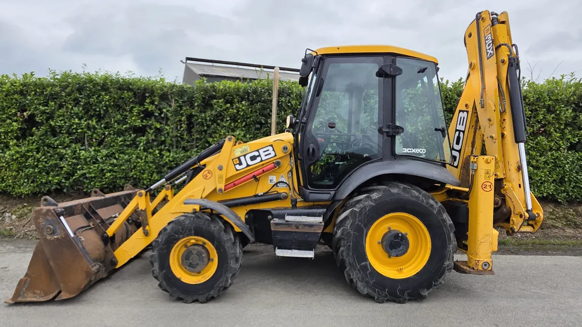 JCB 3CX Sitemaster Manual Gearbox - Image 2