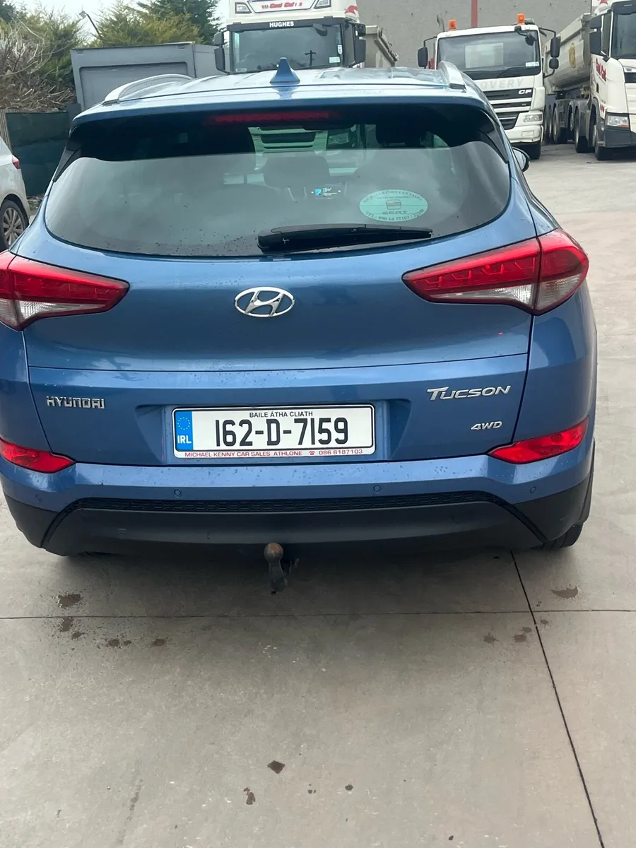 2016 Hyundai tuscon 4x4 auto - Image 3