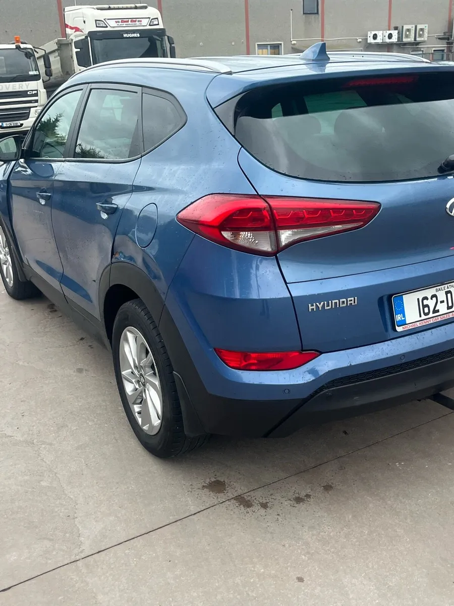 2016 Hyundai tuscon 4x4 auto - Image 4