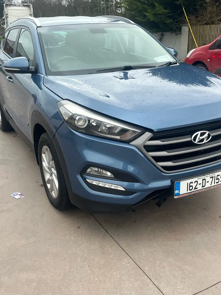 2016 Hyundai tuscon 4x4 auto - Image 1