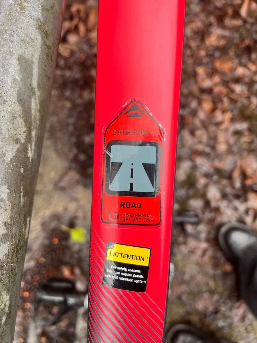 Merida Scultura 300 Road Bike - Image 1