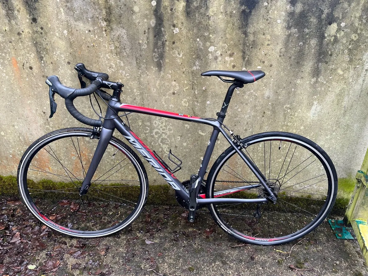 Merida Scultura 300 Road Bike - Image 3