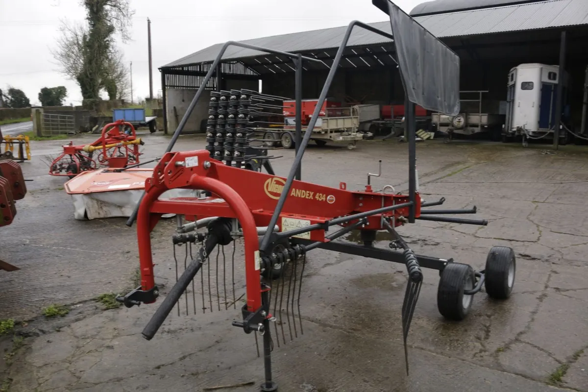 vicon rake and haybob - Image 1