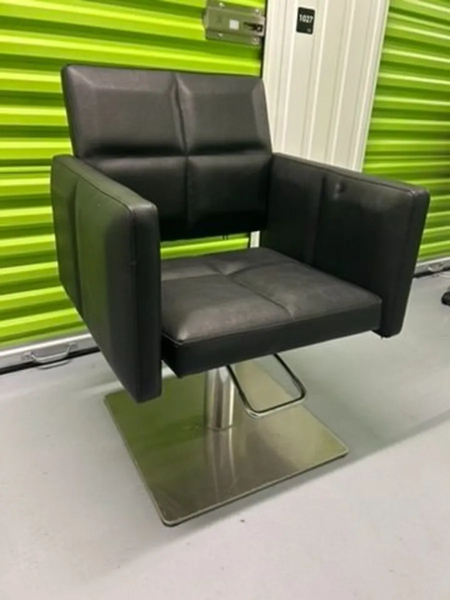 Selection of Barbering and Beauty Chairs - Image 2