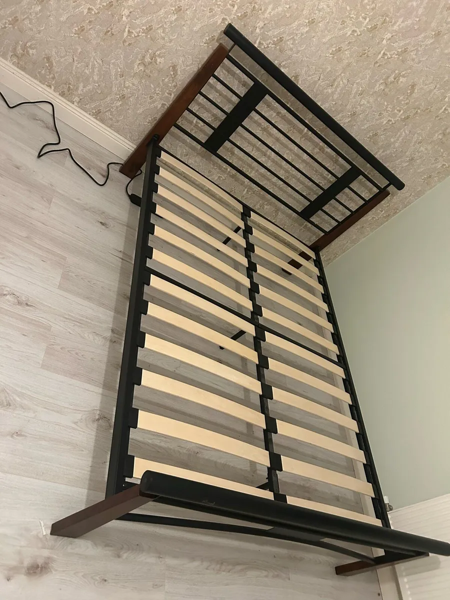 Bed frame - Image 1