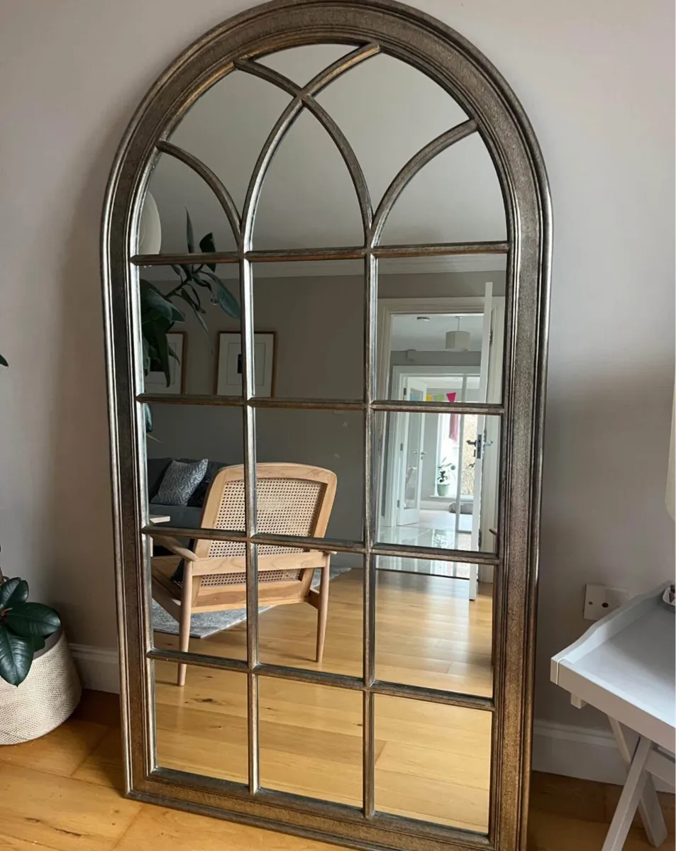 Mindy browns mirror - Image 2