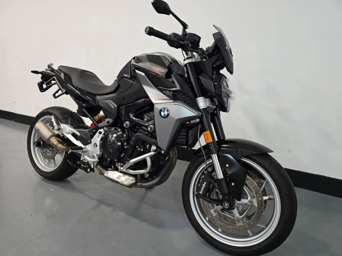 2022 BMW F900 R FRESH IMPORT - Image 2