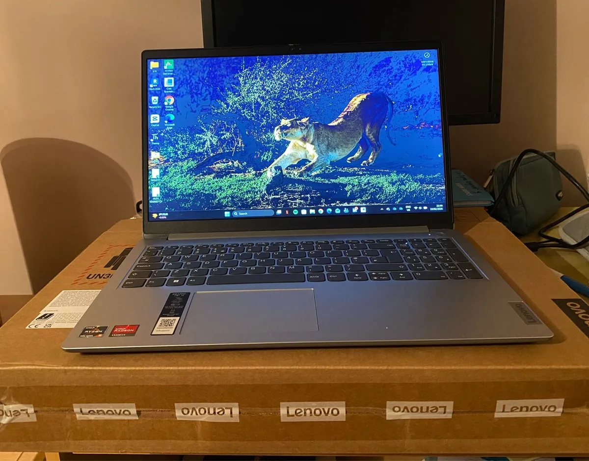 Lenovo IdeaPad 1 - 15.6” Ryzen 5 / 8GB RAM 256GB - Image 1