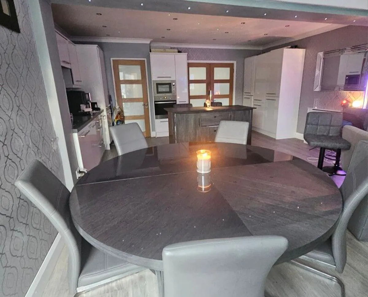 Round Dining Table - Image 2