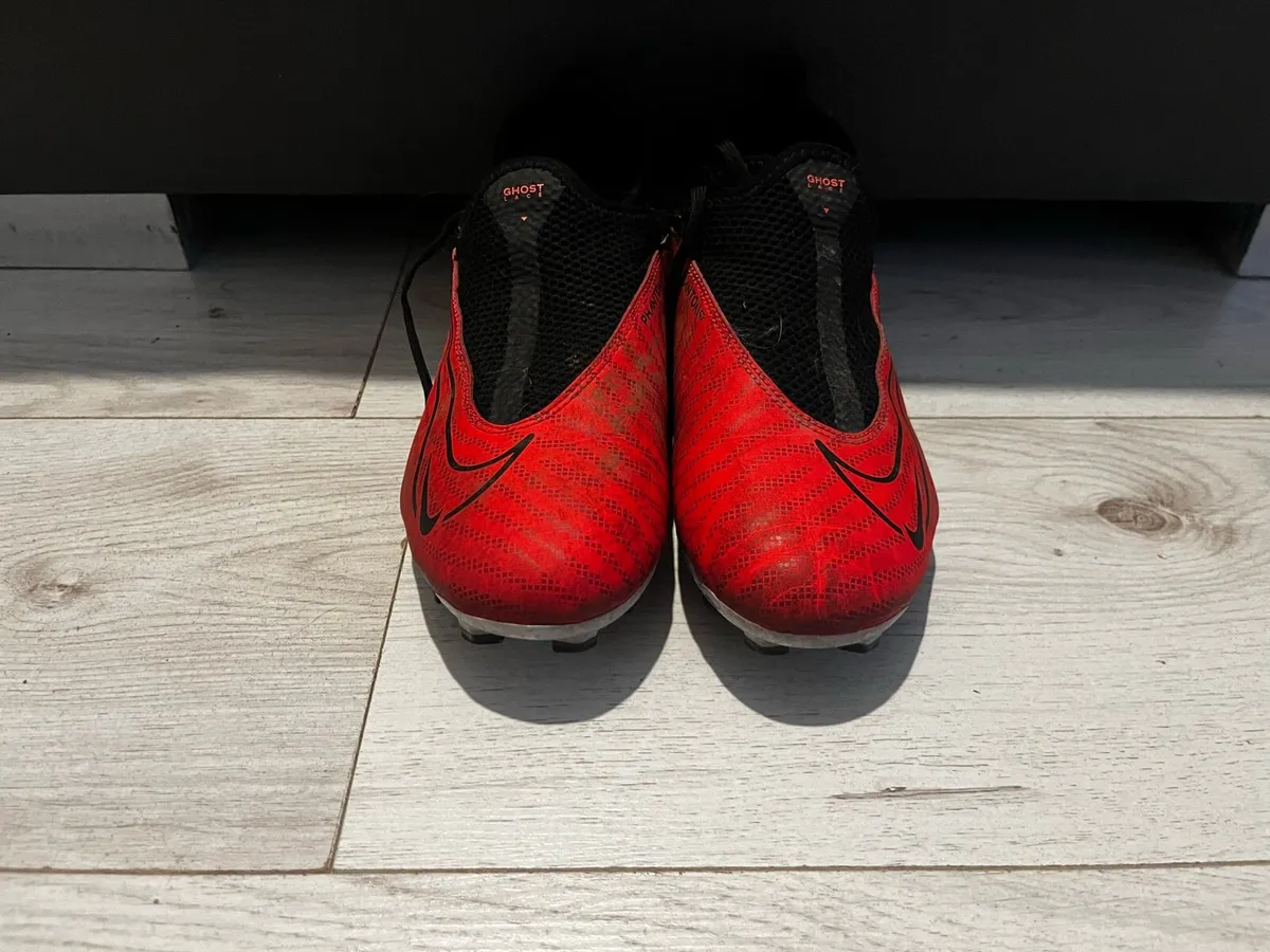 Sport shoes - Image 1