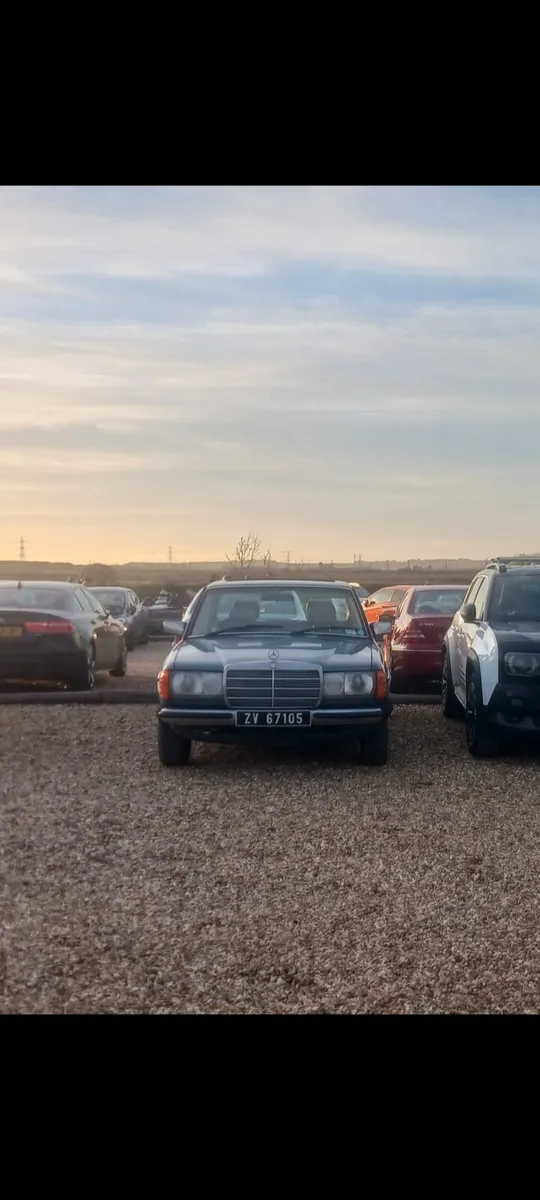 Mercedes 200 - Image 2