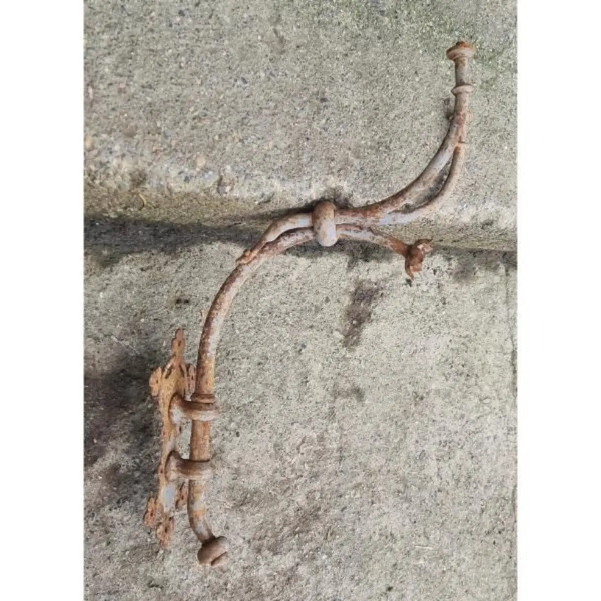 Set of 5 Large Ornate Coat Hangers KAS1136 - Image 3