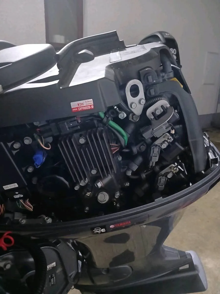 Yamaha 40hp 4 stroke outboard 2012 - Image 3