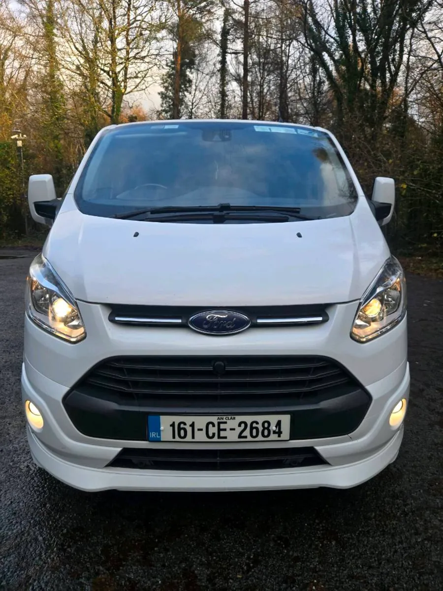 Ford Transit Custom Limited SWB Crewcab 5 Seater - Image 2