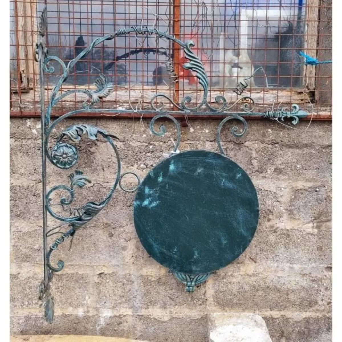 Ornate Metal Wall Bracket KAS744 - Image 1