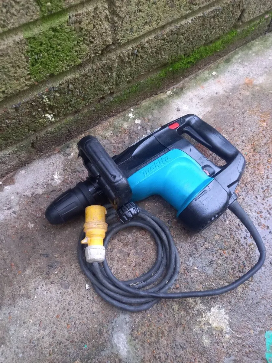 Makita Concrete Breaker - Image 2