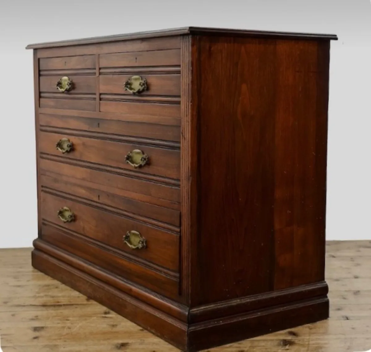Antique Victorian chest of drawers - Image 1