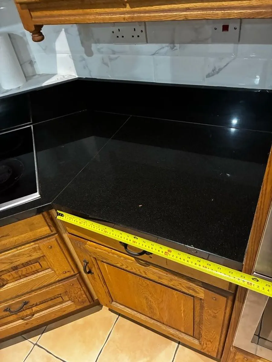 Solid Oak Kitchen & Neff Appliances - Image 4