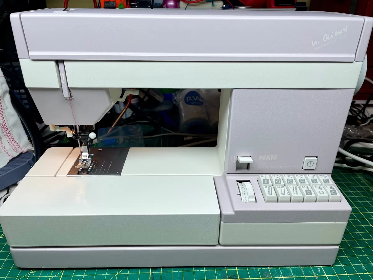 Premium PFAFF 1051 Heavy Duty Sewing Machine - IDT - Image 1