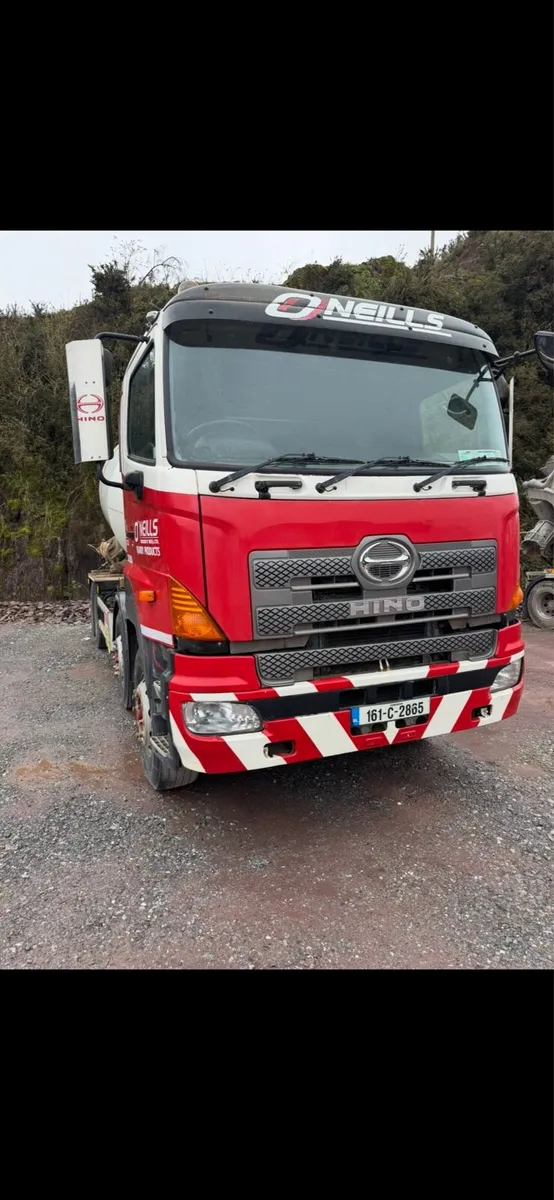 Hino Demountable Mixer/ Tipper Truck 086 2522529 - Image 1