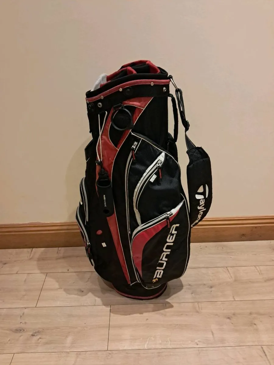 Taylormade Burner Bag - Image 1