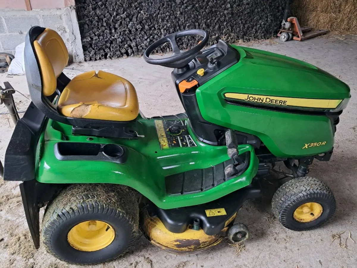 Tractor lawn mower - Image 1