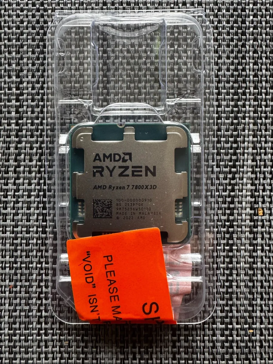 AMD Ryzen 7 7800X3D processor - Image 1