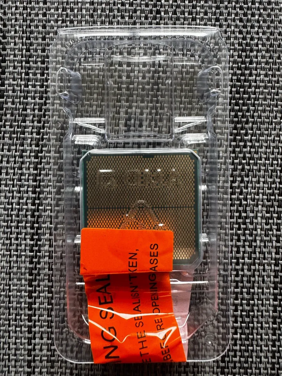 AMD Ryzen 7 7800X3D processor - Image 2