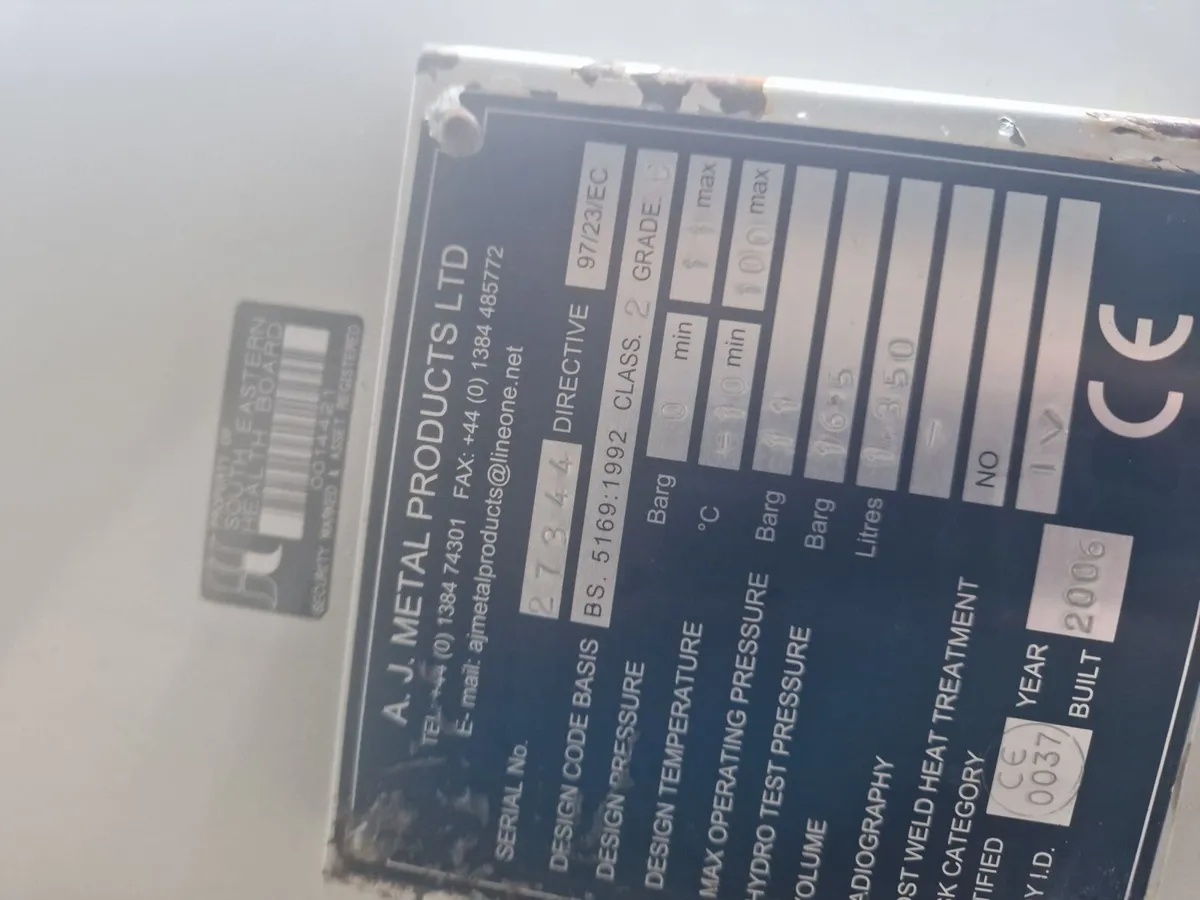 Air compressor and tank - Image 2